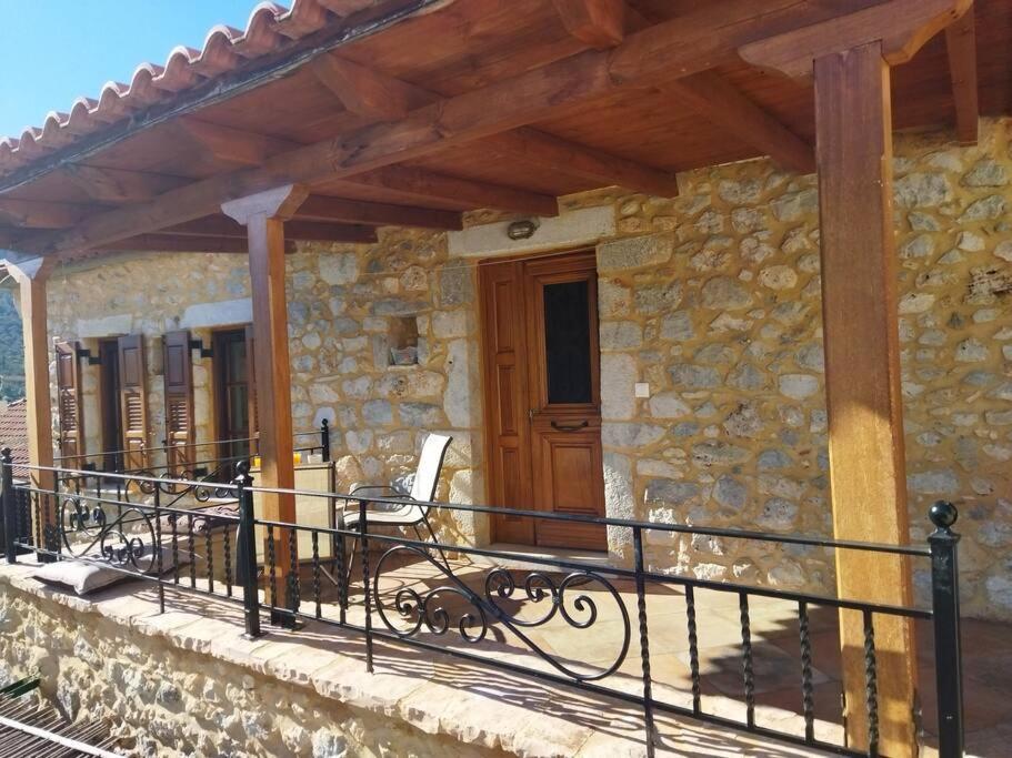 Tsolakis Luxury House Villa Leonídion Exterior photo